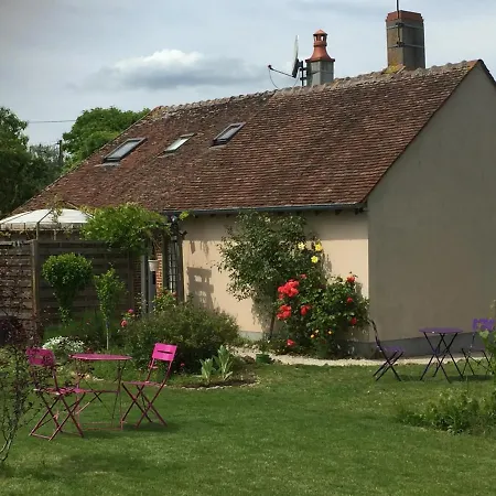Chantilly ,Petit Dejeuner Et Table D'Hotes Possible Noyers  Exterior photo