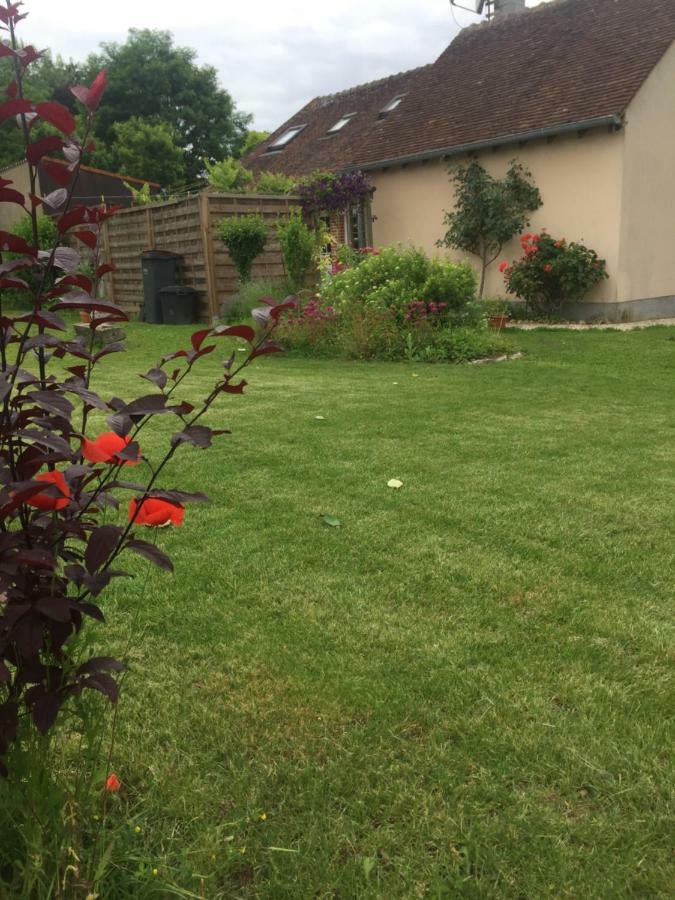 Chantilly ,petit Dejeuner Et Table D'hotes Possible Holiday home *